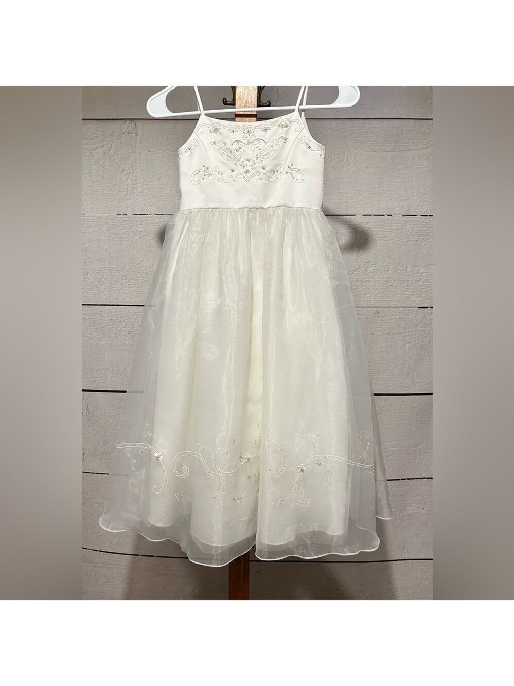 Flower Girl Junior Bridesmaid Dress Embroidery Tulle Size 5 David’s Bridal